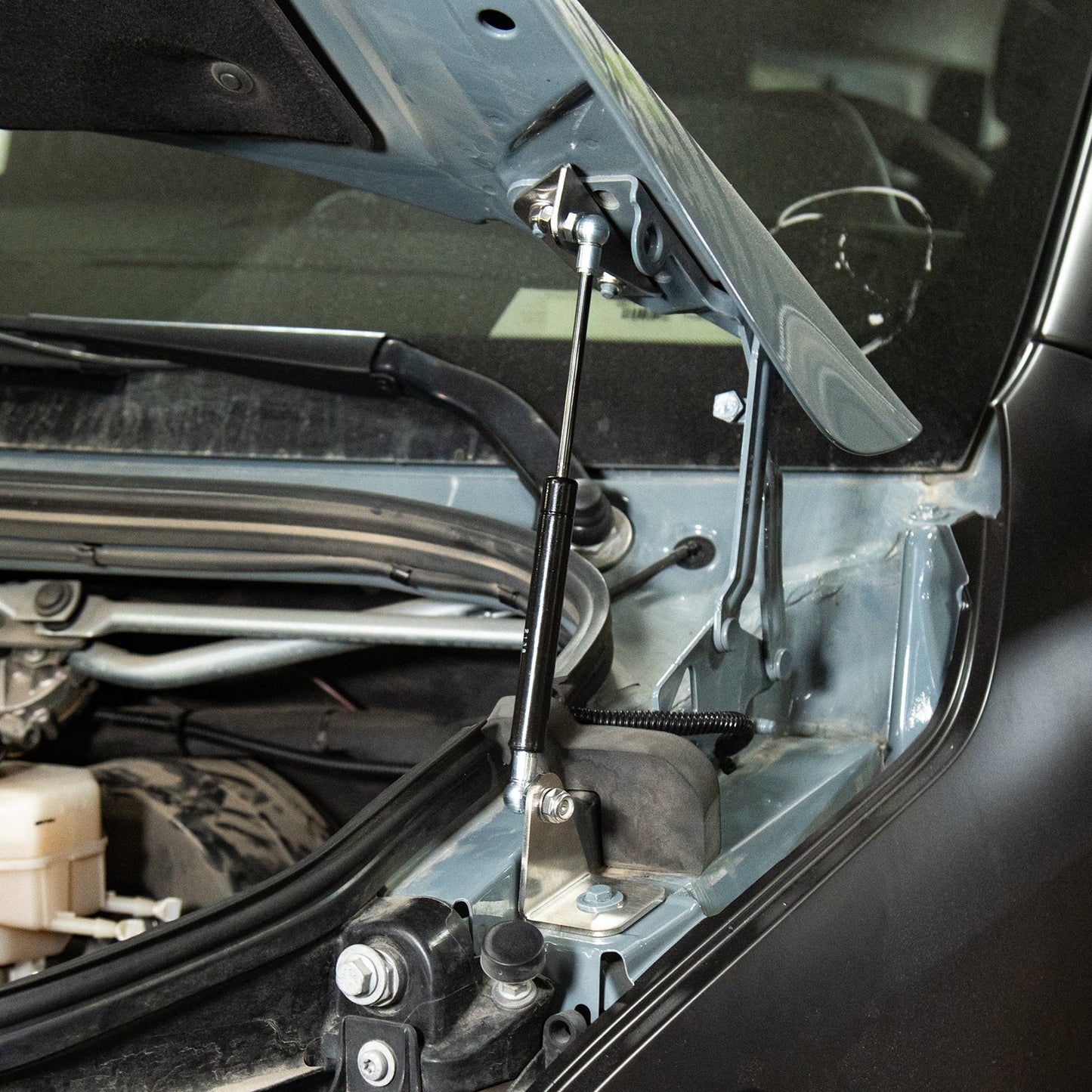 Transit Hydraulic Hood Strut Kit