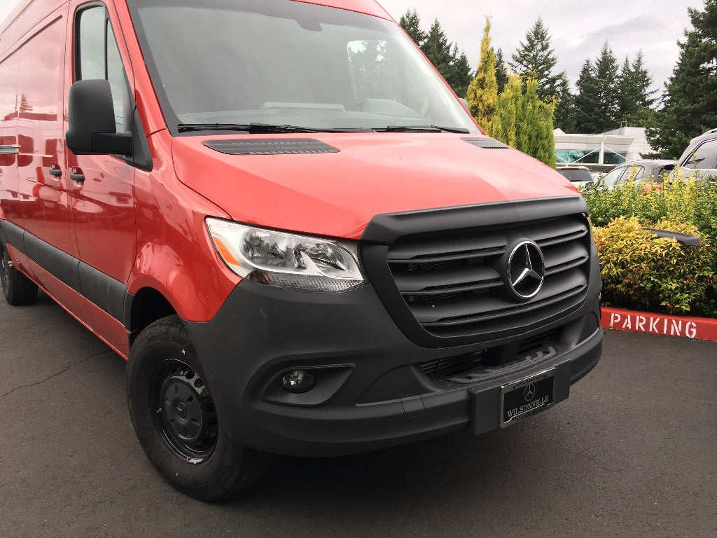Aero Hood Spoiler for Sprinter 907 2019+ – Paint Protection and Debris Deflection