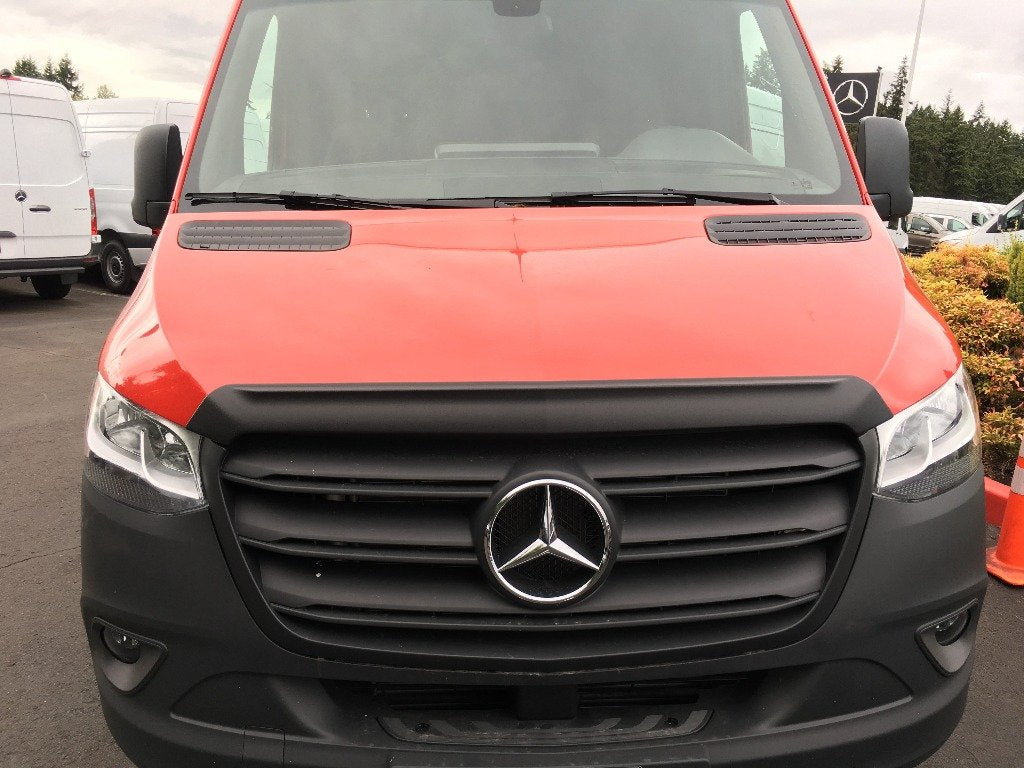 Aero Hood Spoiler for Sprinter 907 2019+ – Paint Protection and Debris Deflection