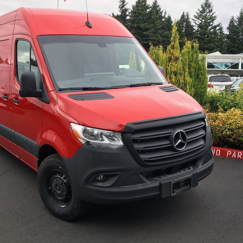 Aero Hood Spoiler for Sprinter 907 2019+ – Paint Protection and Debris Deflection