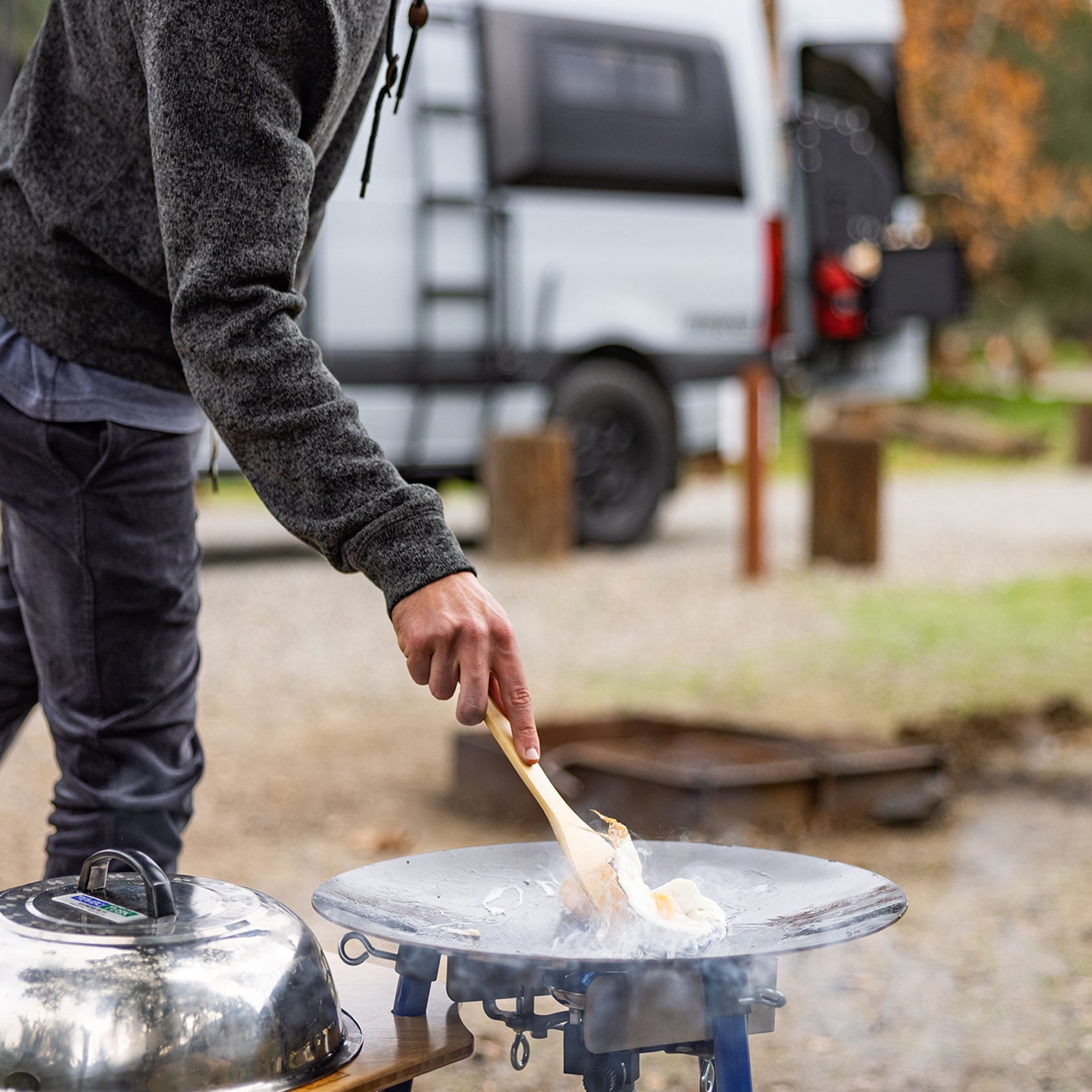 TEMBO TUSK  // Adjustable Leg Scottle Grill