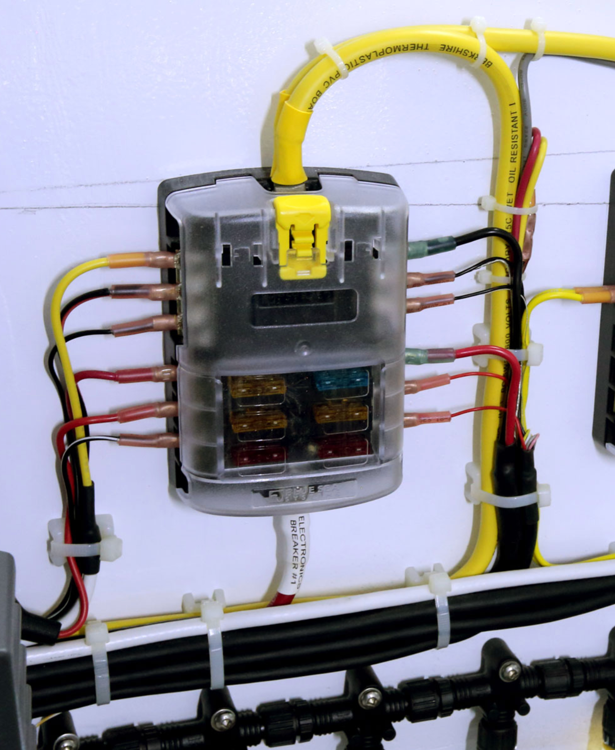 ST Blade Fuse Block - 6 Circuits with Negative Bus and Cover