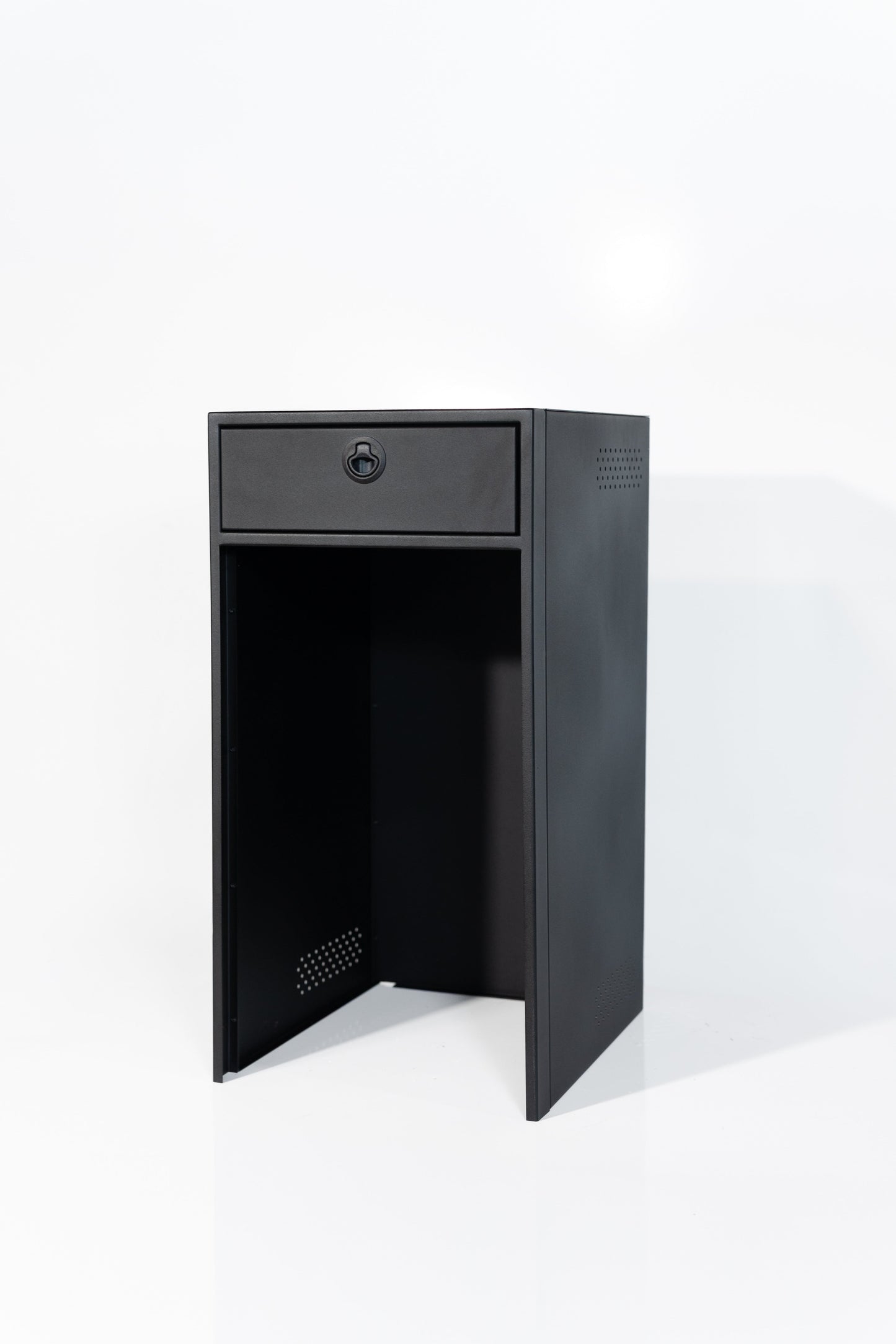 18" Fridge Base with Nova Kool R3100