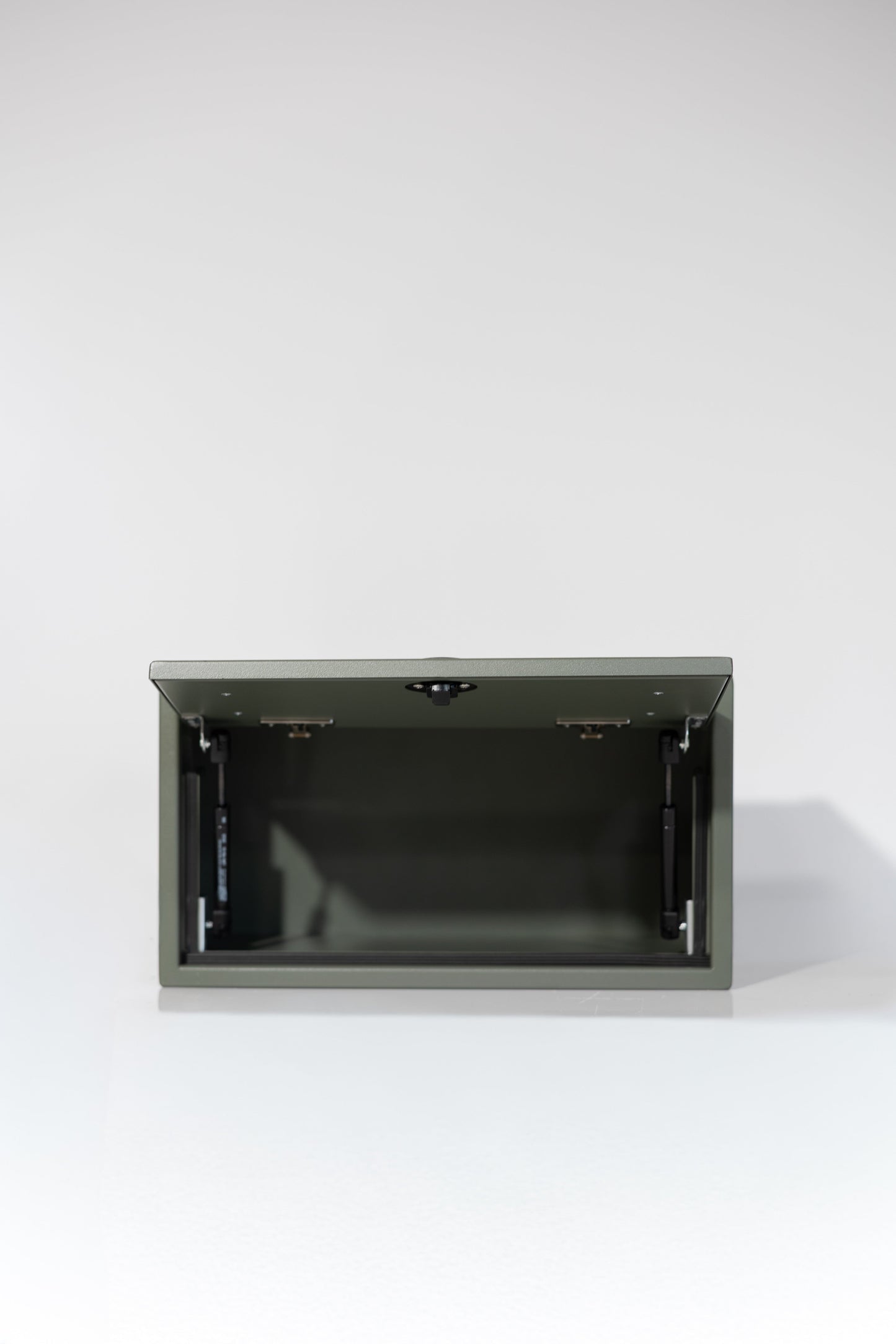 20" Ekko Cabinet - 20"x8"x11" - Foot of Bed