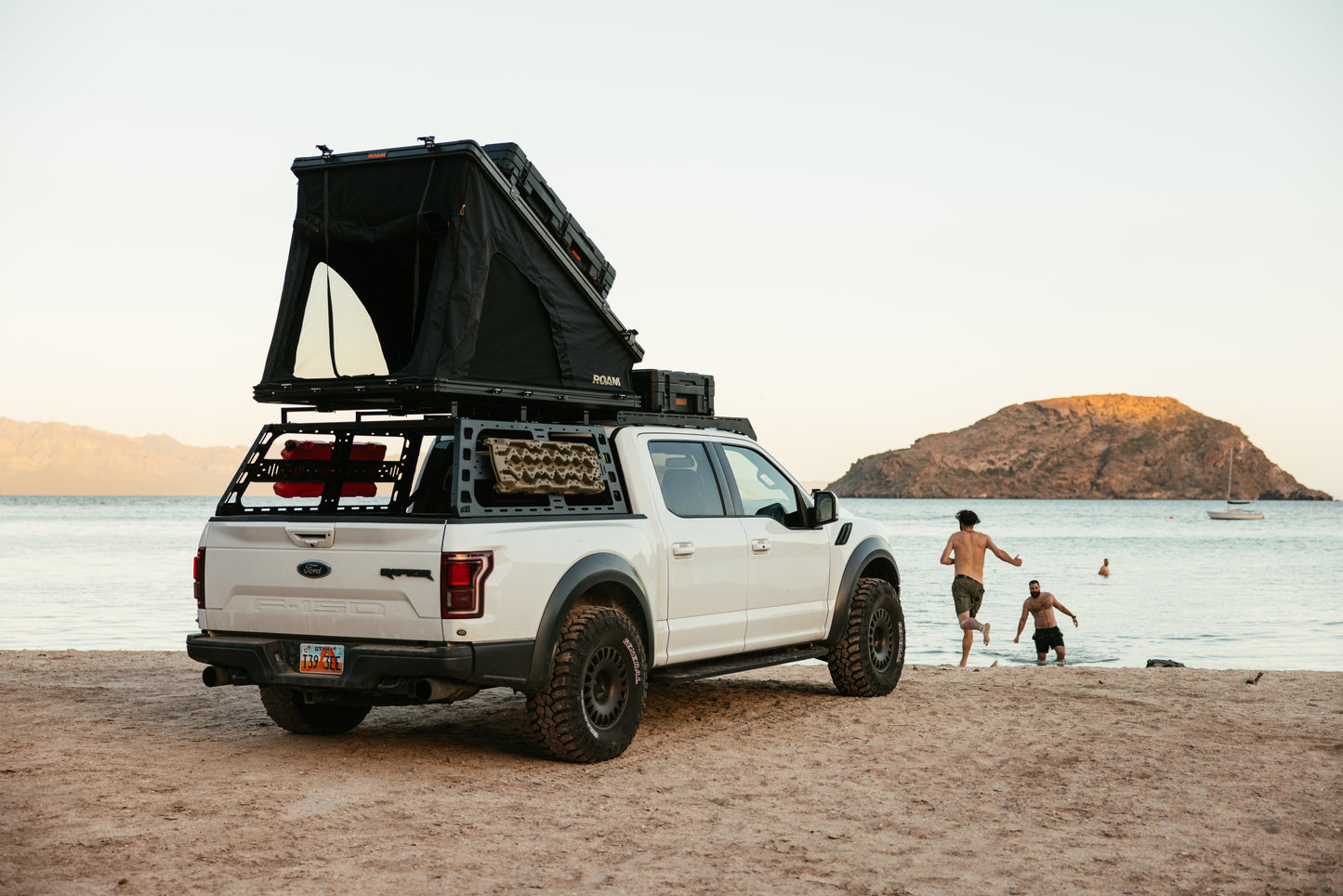 Desperado Hardshell Rooftop Tent