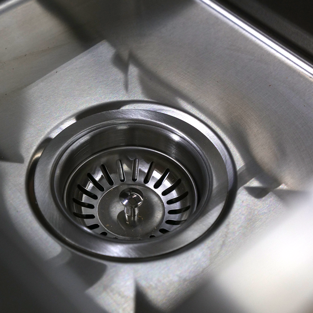 Stainless Steel Sink With Folding Faucet