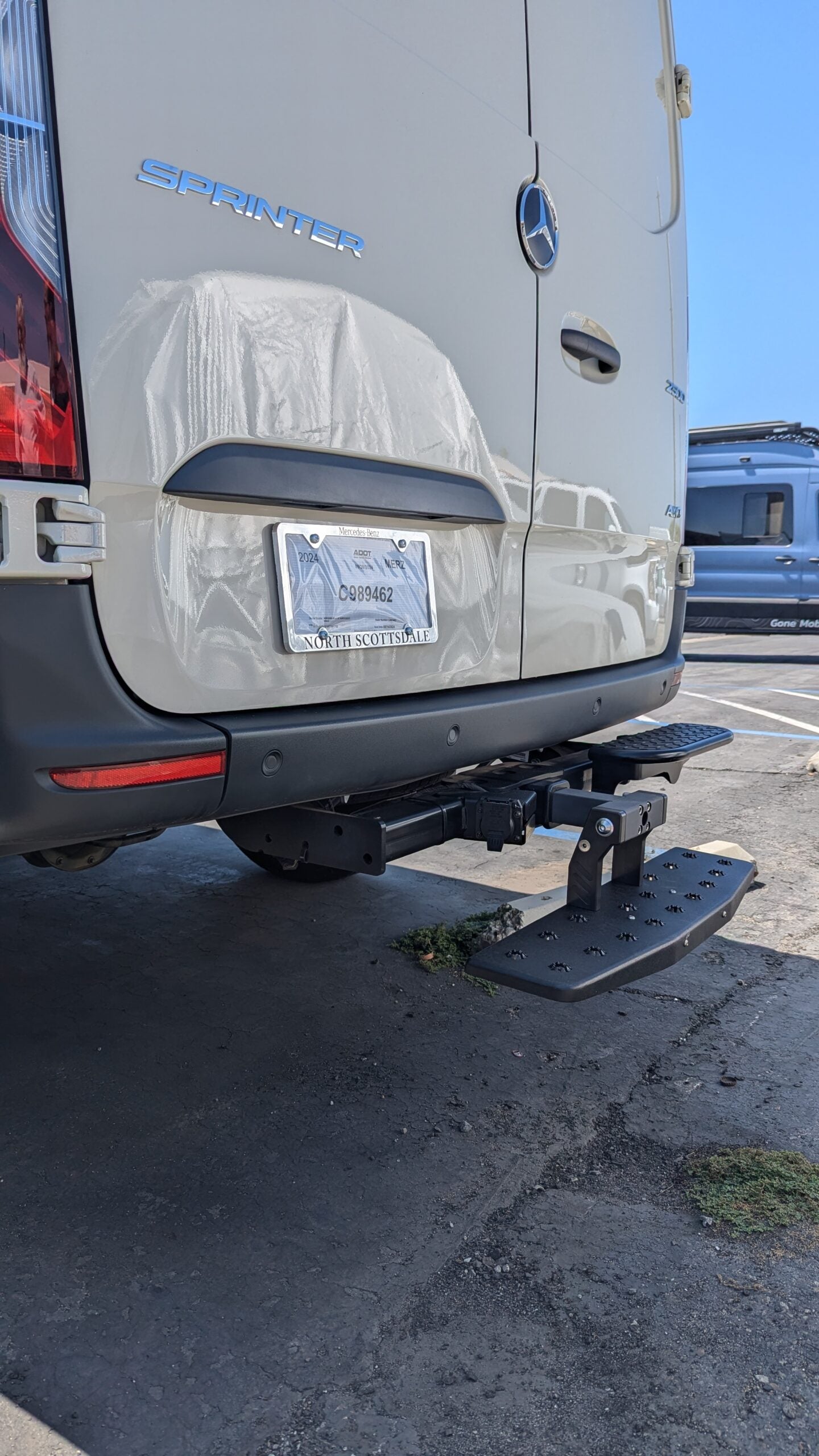 Universal Folding Hitch Mounted Scorpion Step